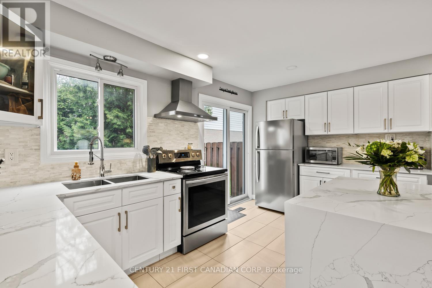 115 OLYMPIC CRESCENT - 16