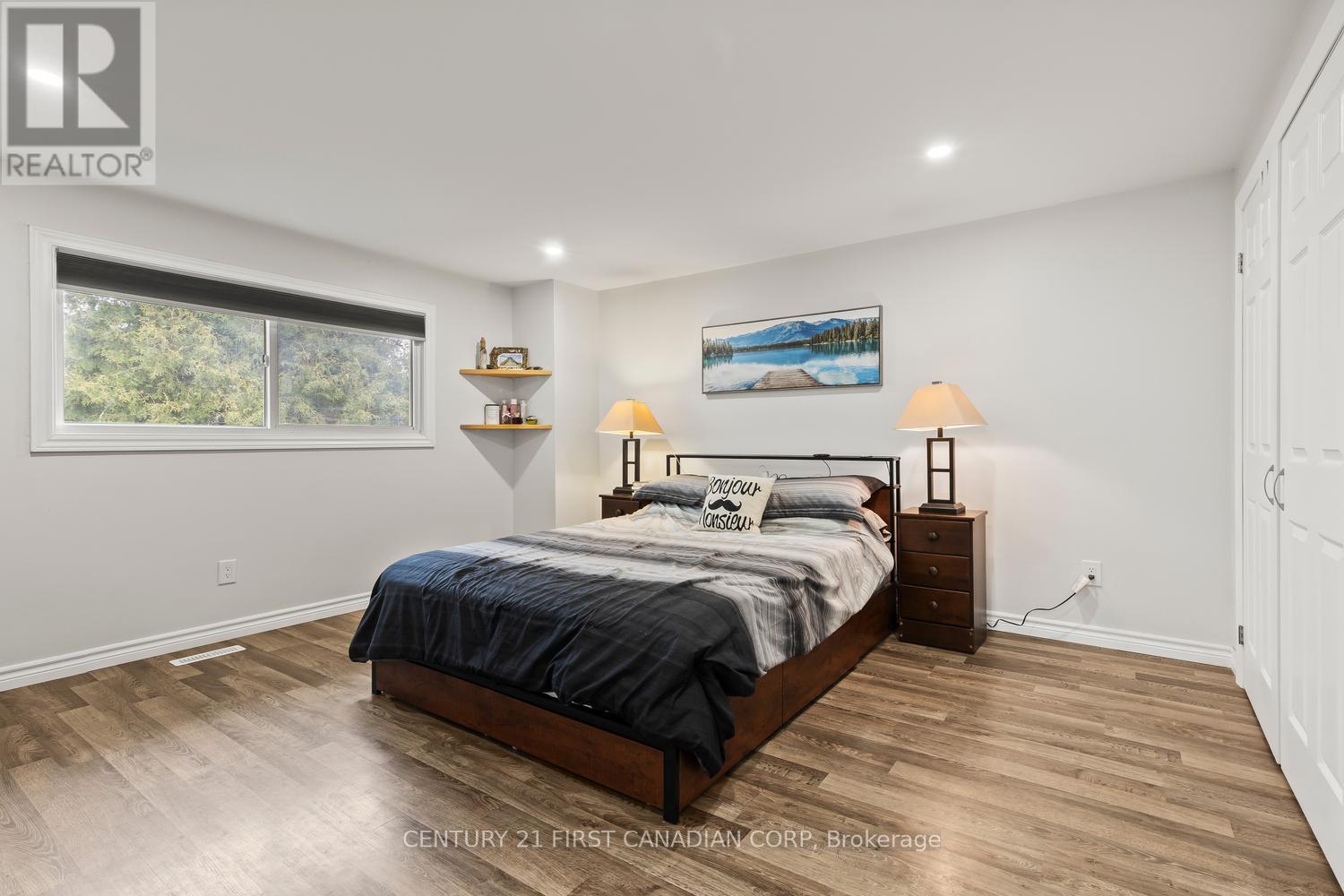 115 OLYMPIC CRESCENT - 21