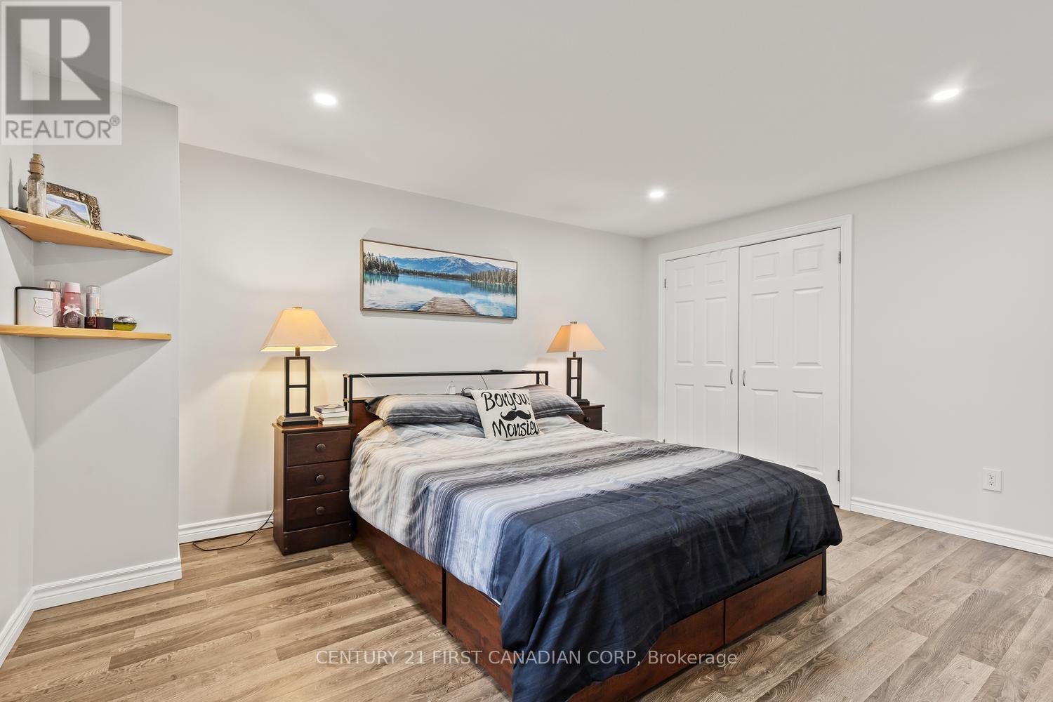 115 OLYMPIC CRESCENT - 23