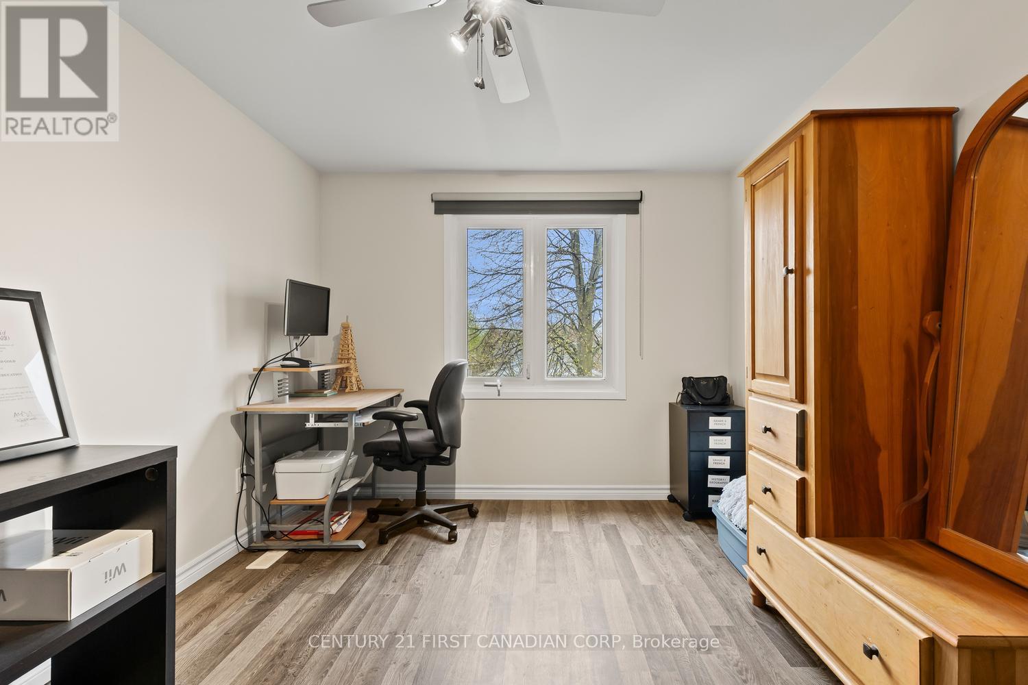 115 OLYMPIC CRESCENT - 25