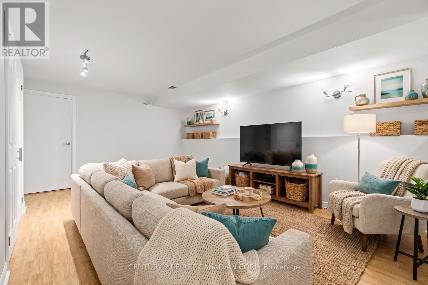 115 OLYMPIC CRESCENT - 31