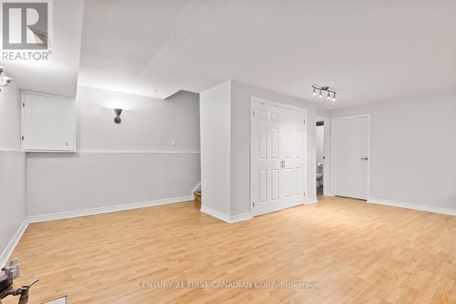 115 OLYMPIC CRESCENT - 33
