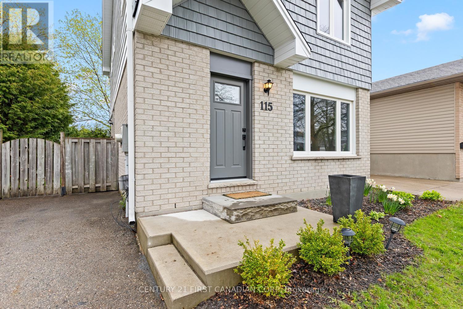 115 OLYMPIC CRESCENT - 4