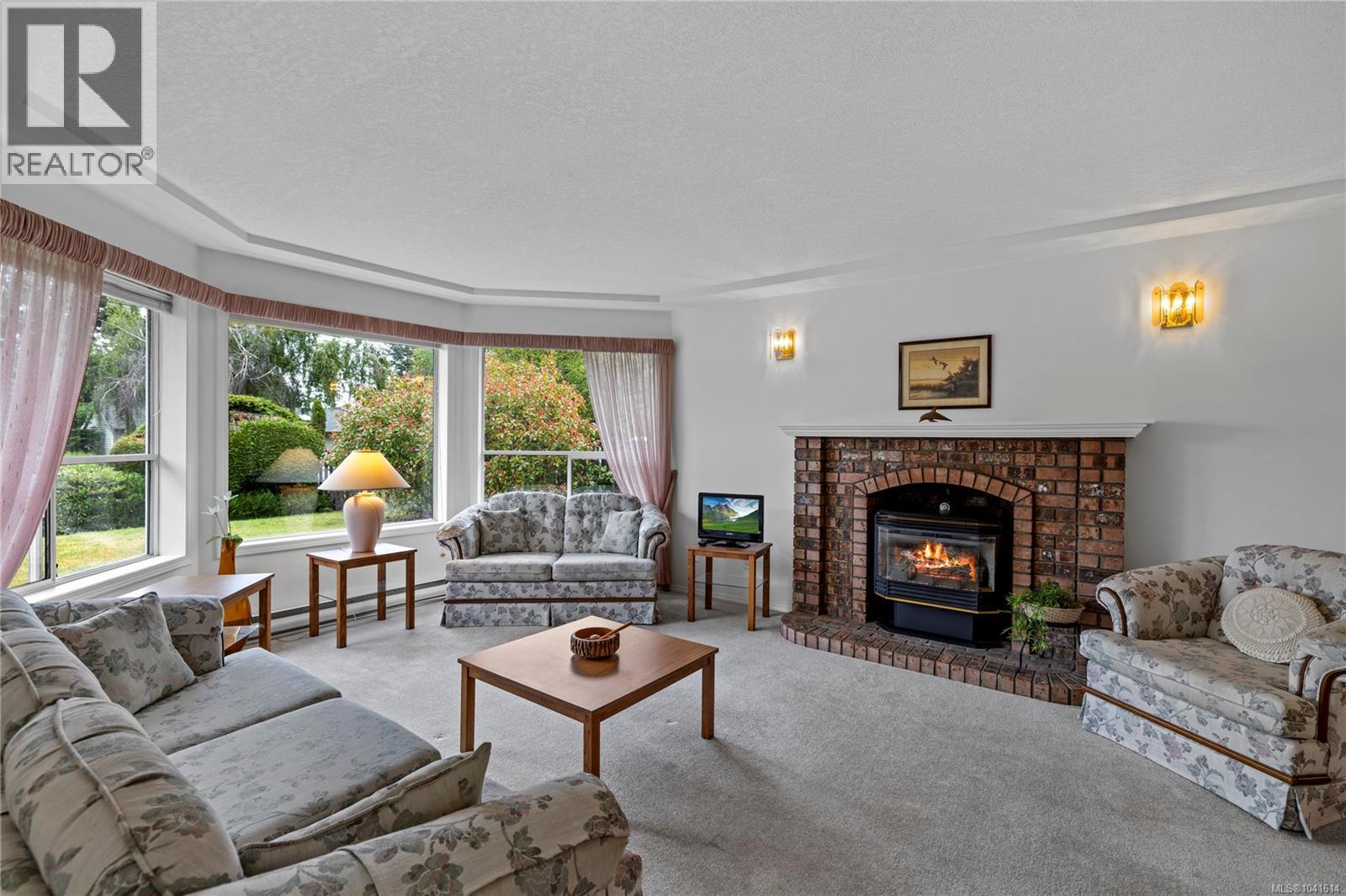 464 Quatsino Rd - 2