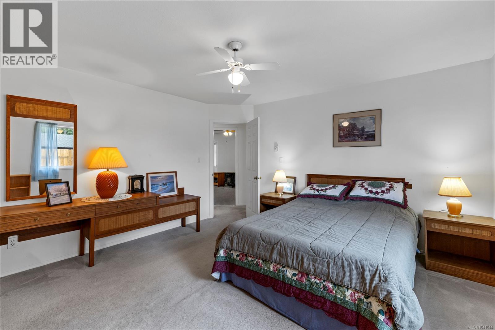 464 Quatsino Rd - 21