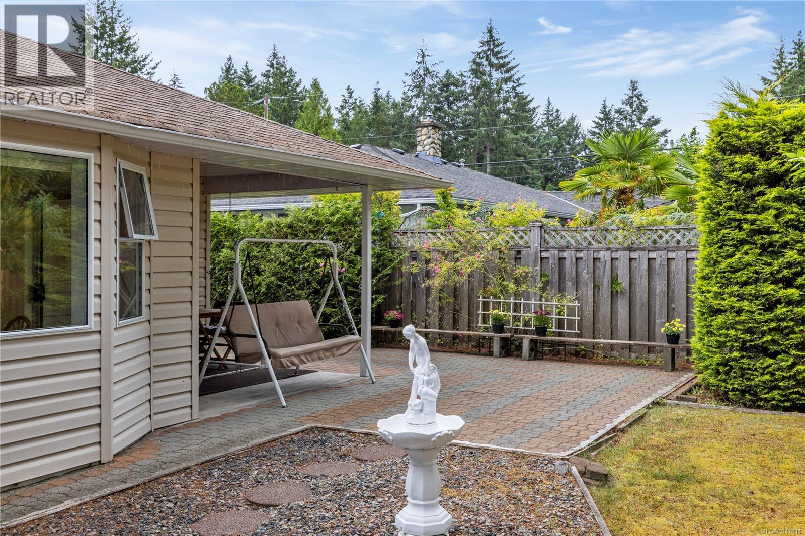 464 Quatsino Rd - 30