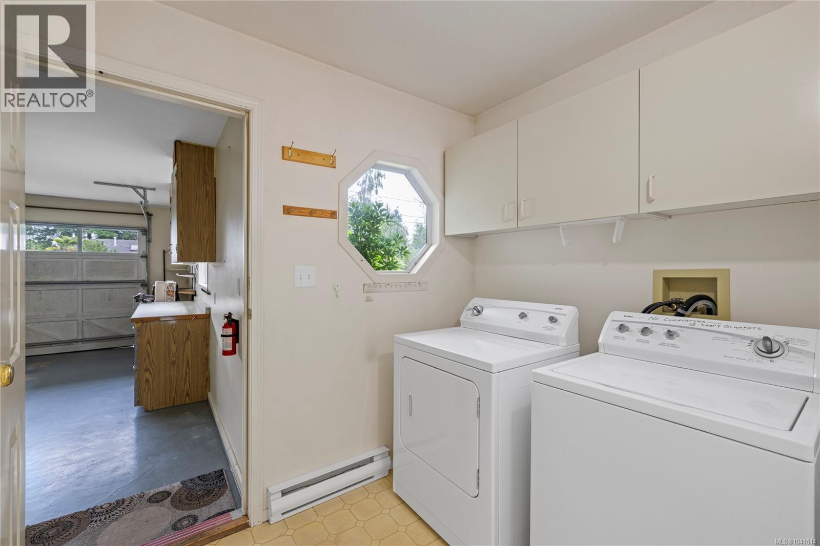 464 Quatsino Rd - 34