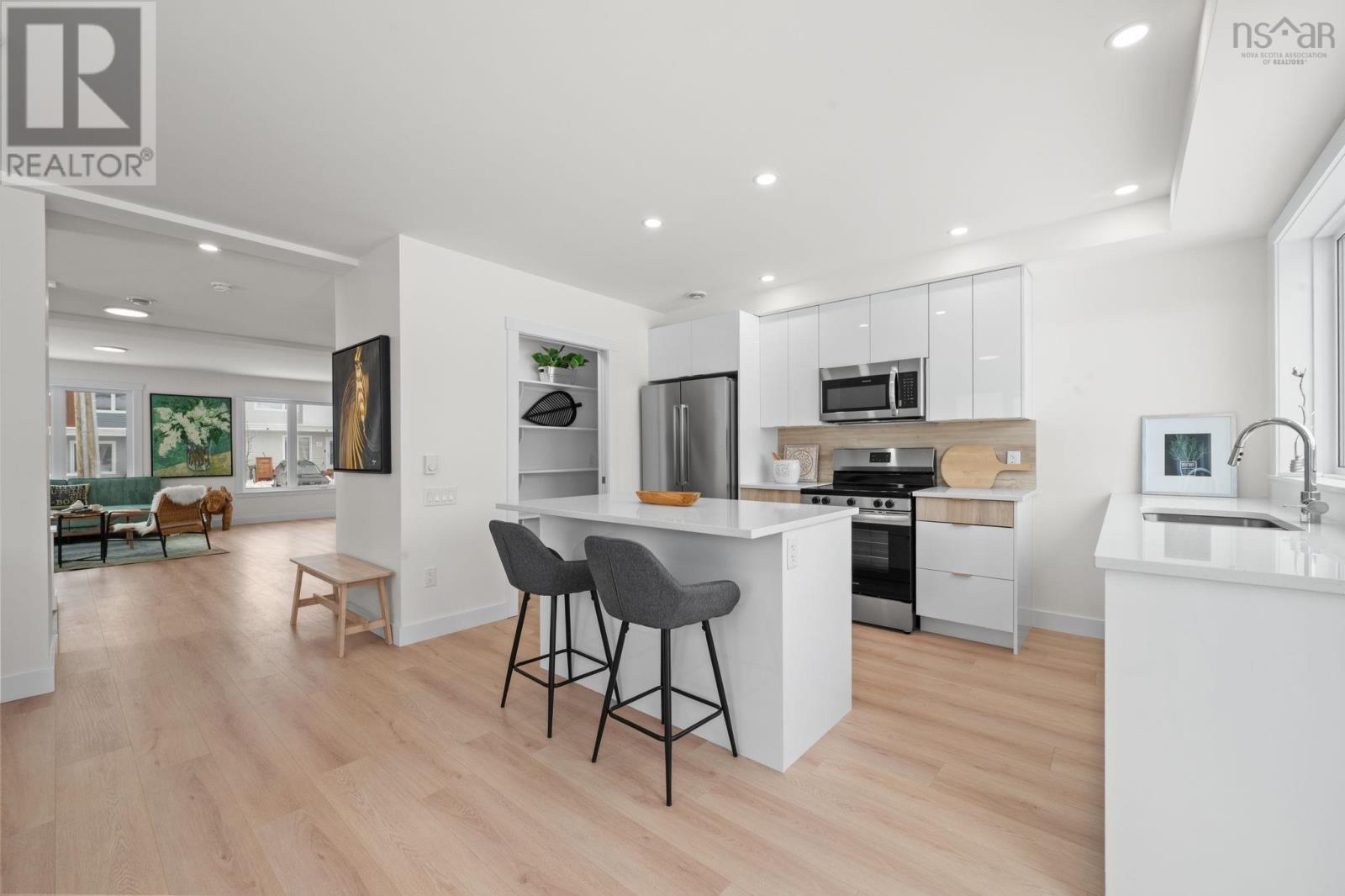 52 Berm Street - 12