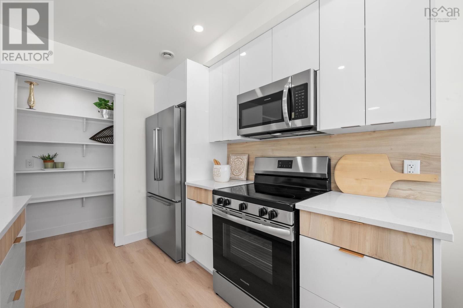 52 Berm Street - 19