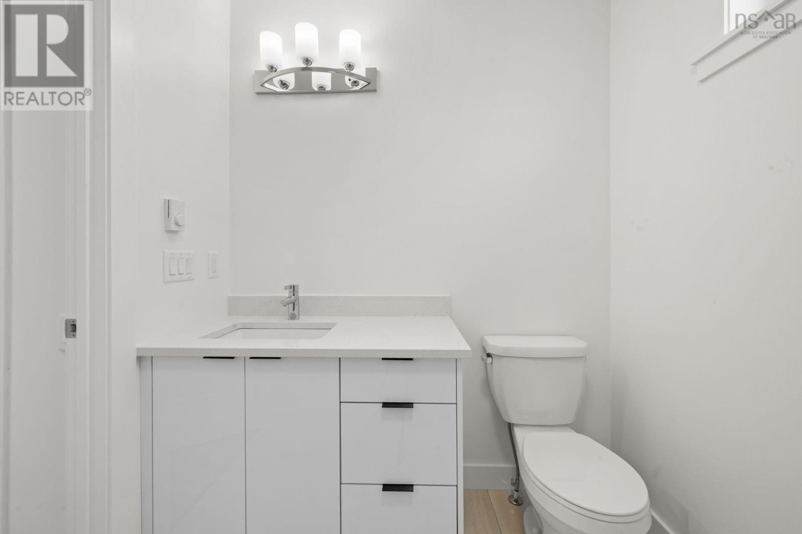 52 Berm Street - 33