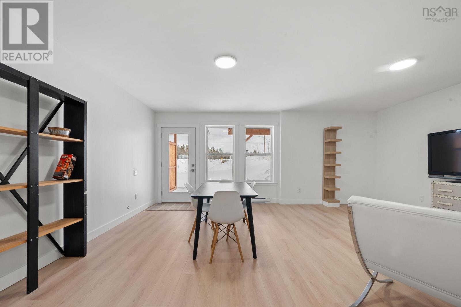 52 Berm Street - 36