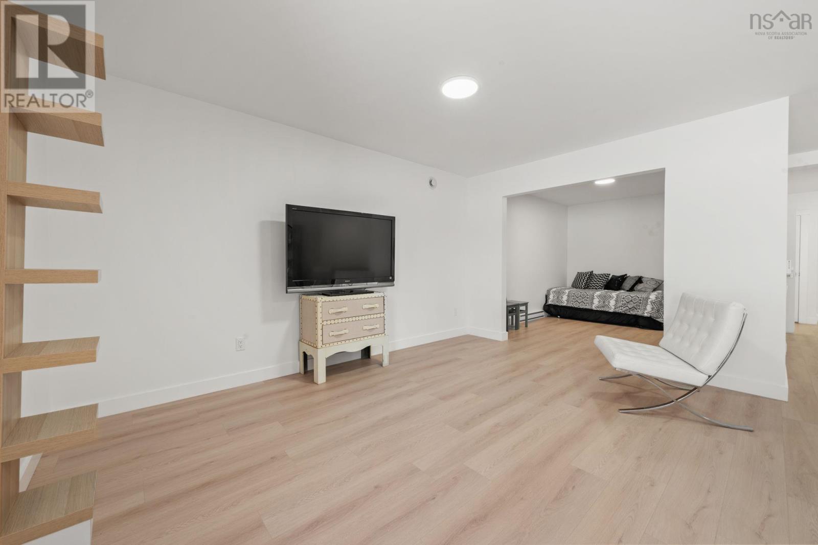 52 Berm Street - 38