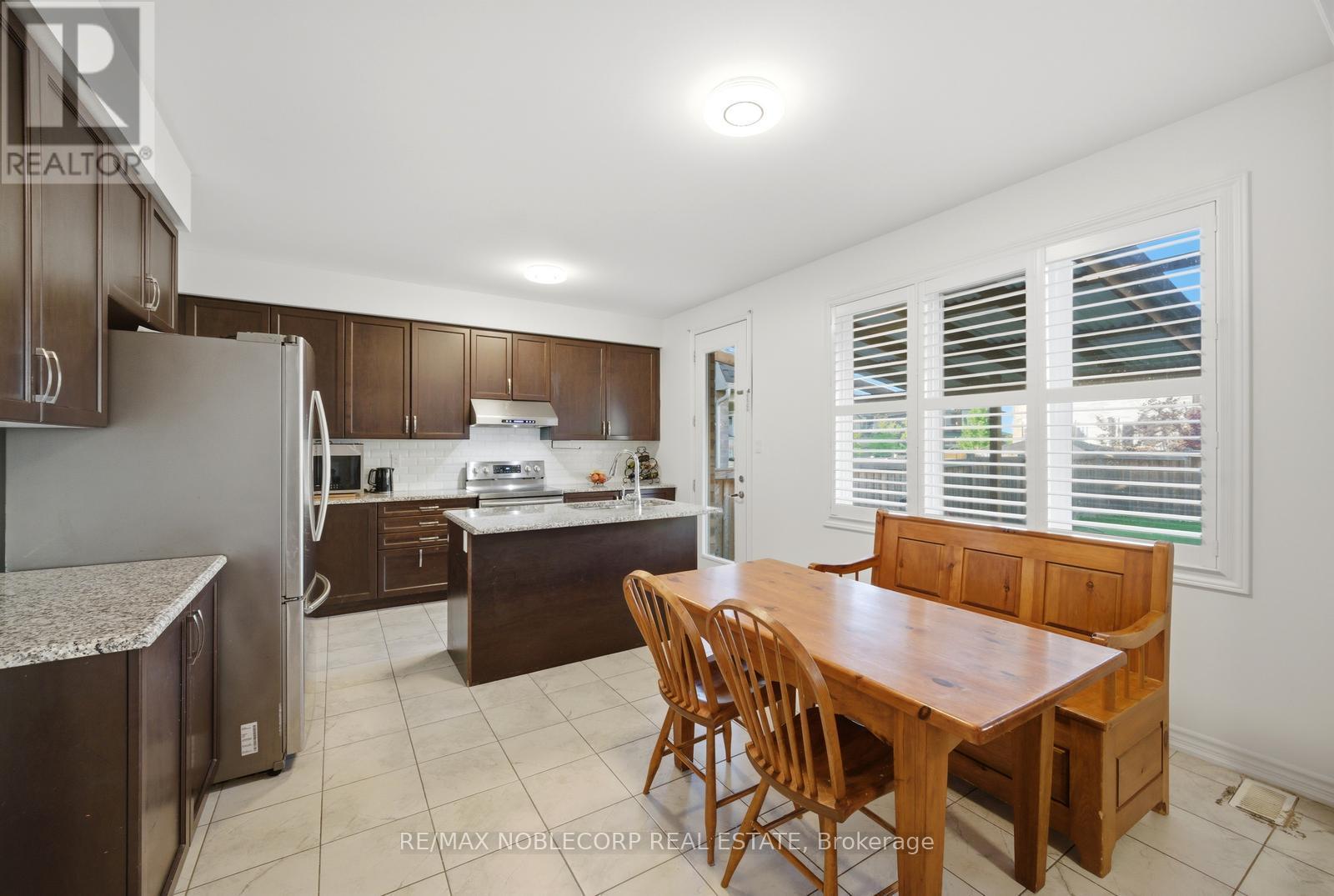 15 GOULD CRESCENT - 14