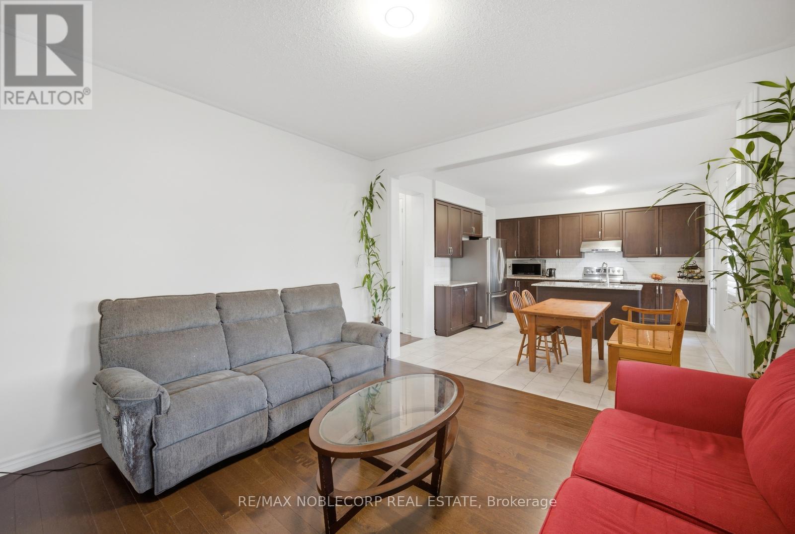 15 GOULD CRESCENT - 21