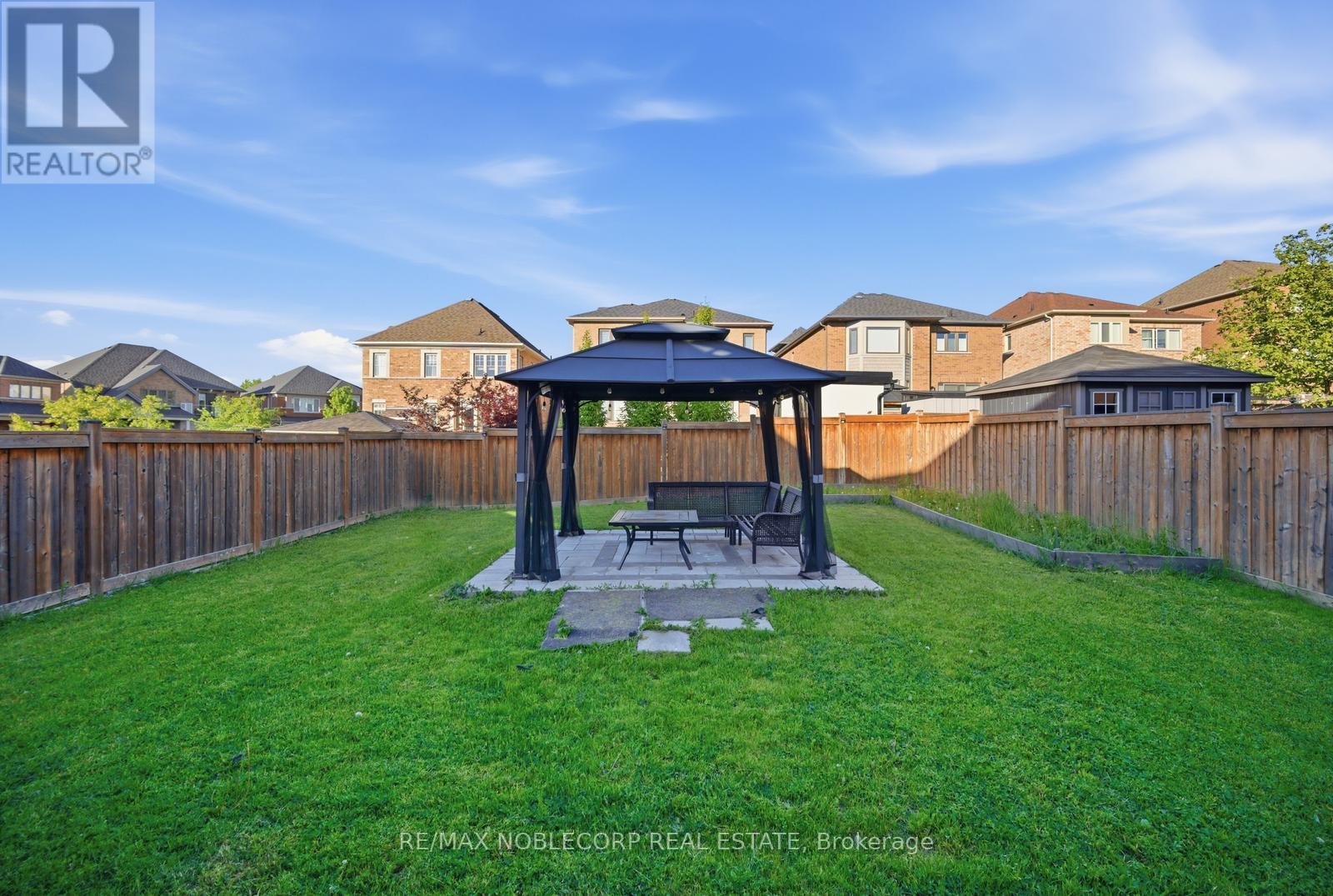15 GOULD CRESCENT - 44