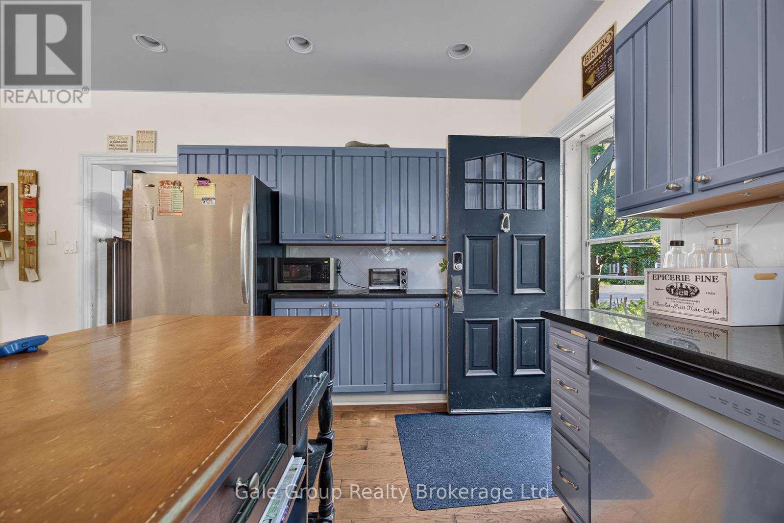 445 VINCENT STREET - 12