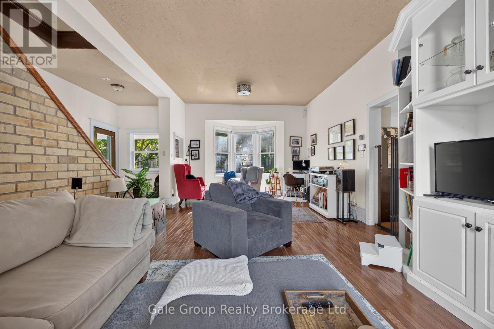 445 VINCENT STREET - 8