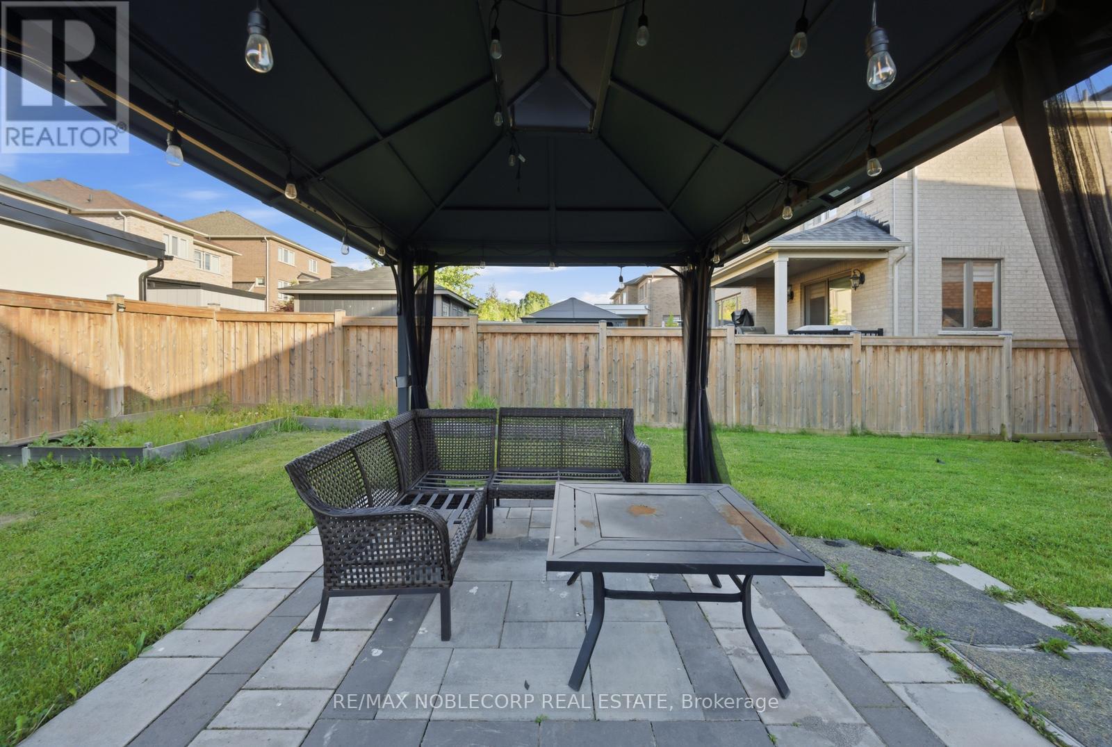 15 GOULD CRESCENT - 48