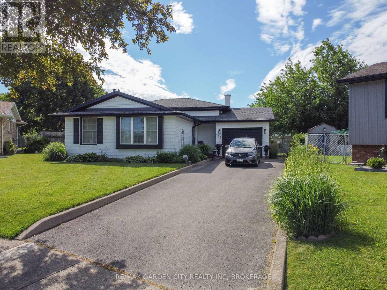 116 DUNVEGAN ROAD - 1