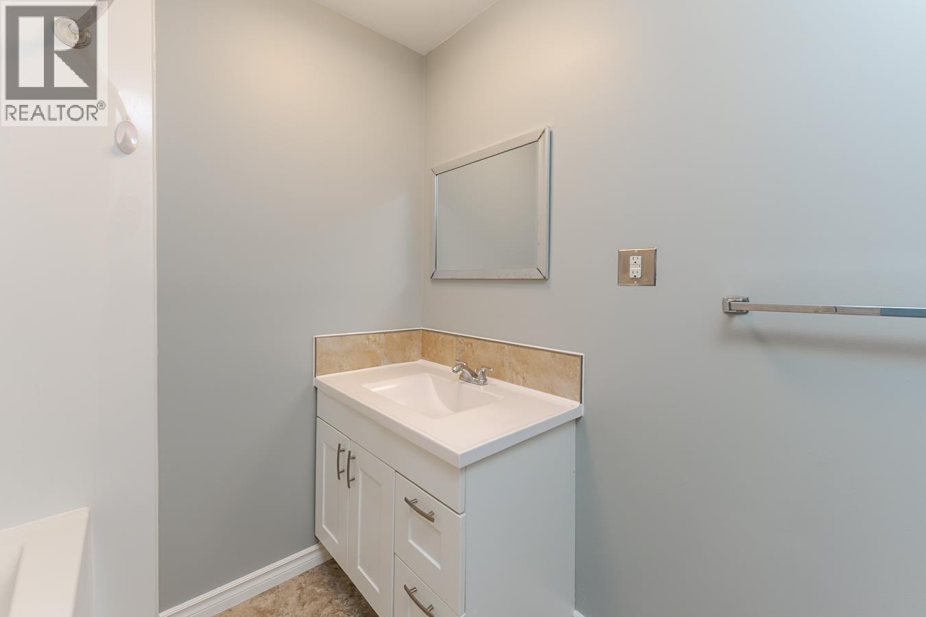 Photo 13 of 31 — 343-345 QUINN STREET · Prince George, BC