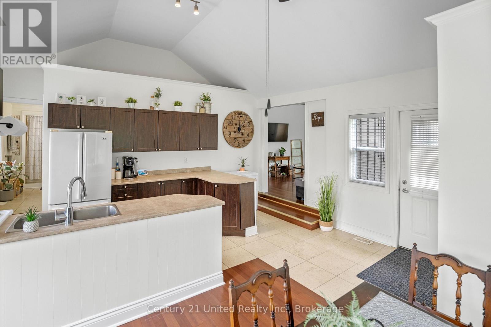 5402 YOUNG STREET - 13