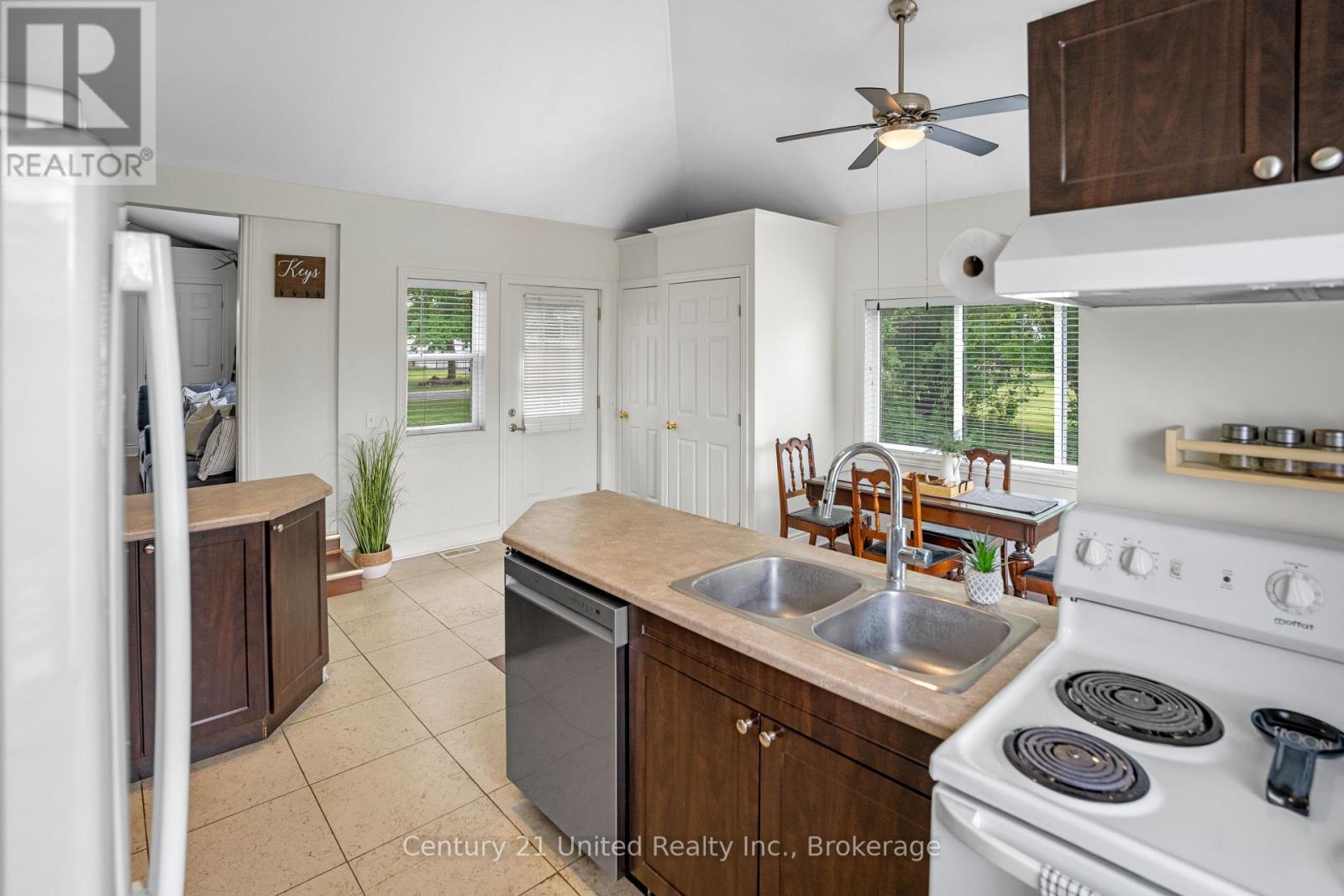 5402 YOUNG STREET - 14