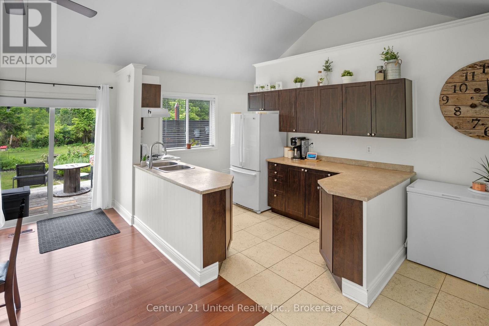 5402 YOUNG STREET - 15