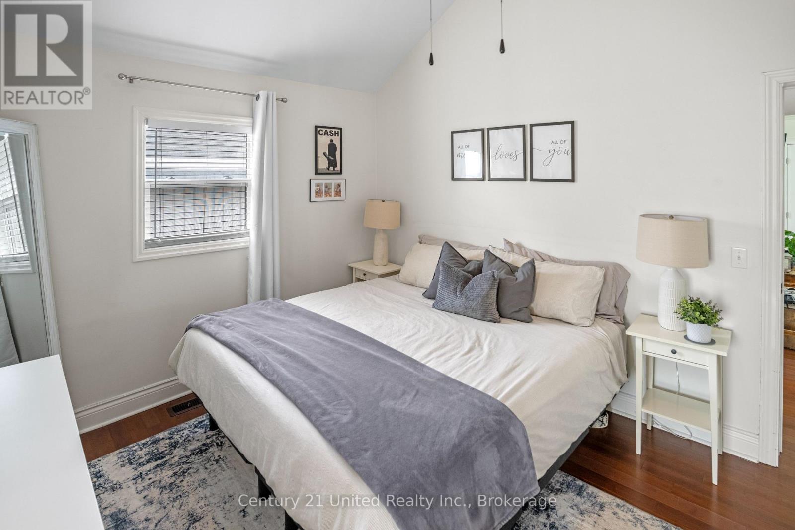 5402 YOUNG STREET - 18