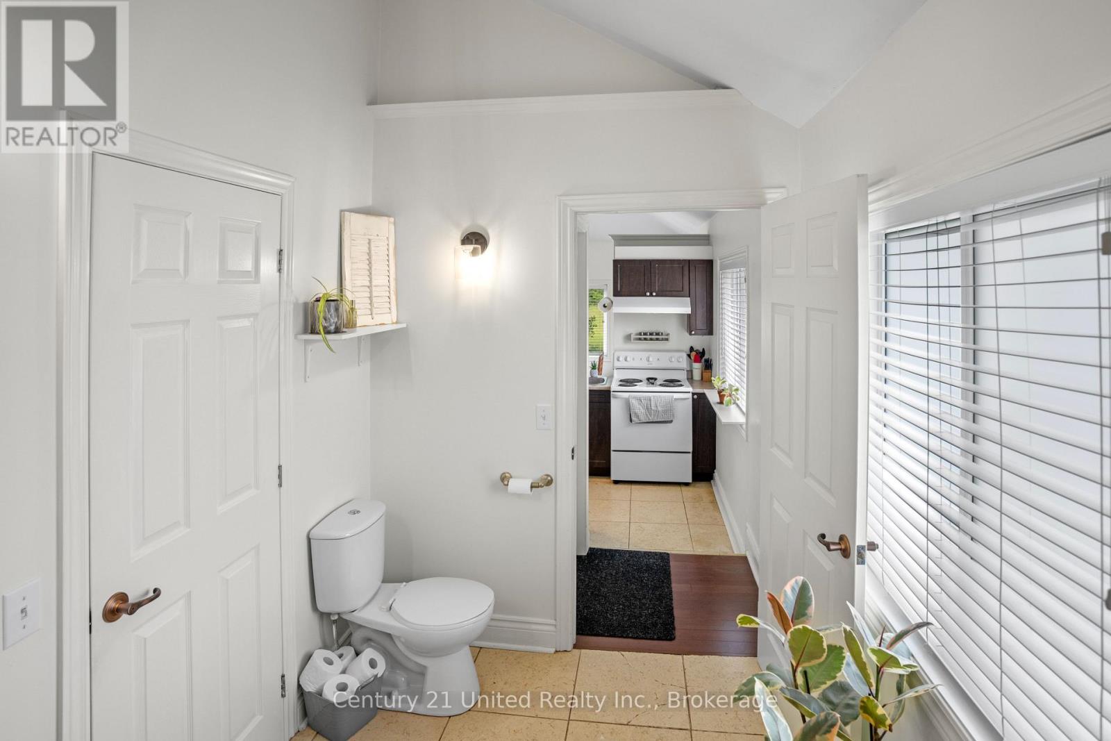 5402 YOUNG STREET - 23