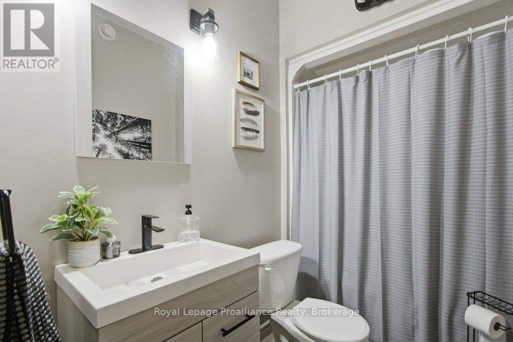 402 FIDDICK ROAD - 24