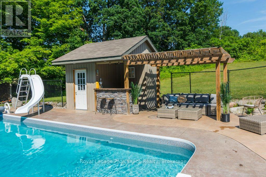 402 FIDDICK ROAD - 37