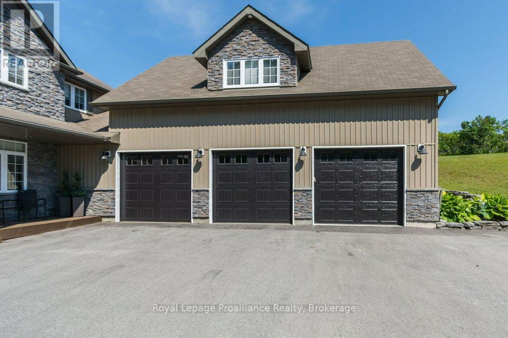 402 FIDDICK ROAD - 4