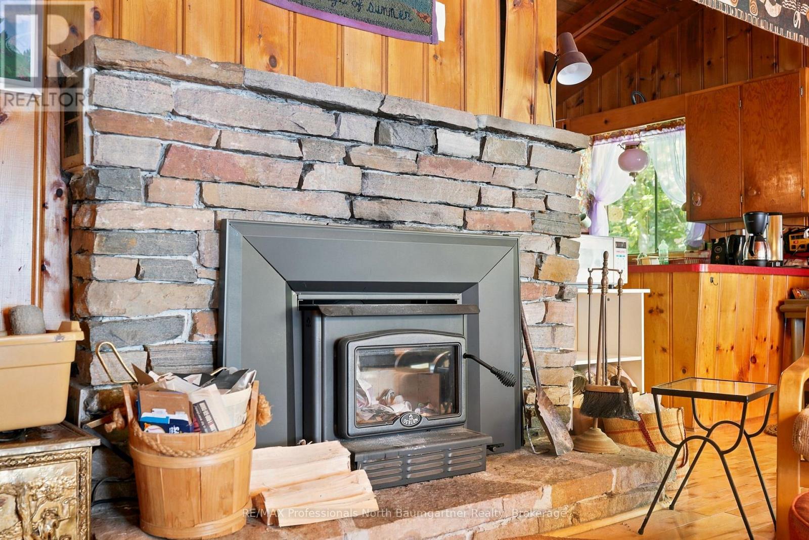 1698 BURLEIGH ROAD - 12