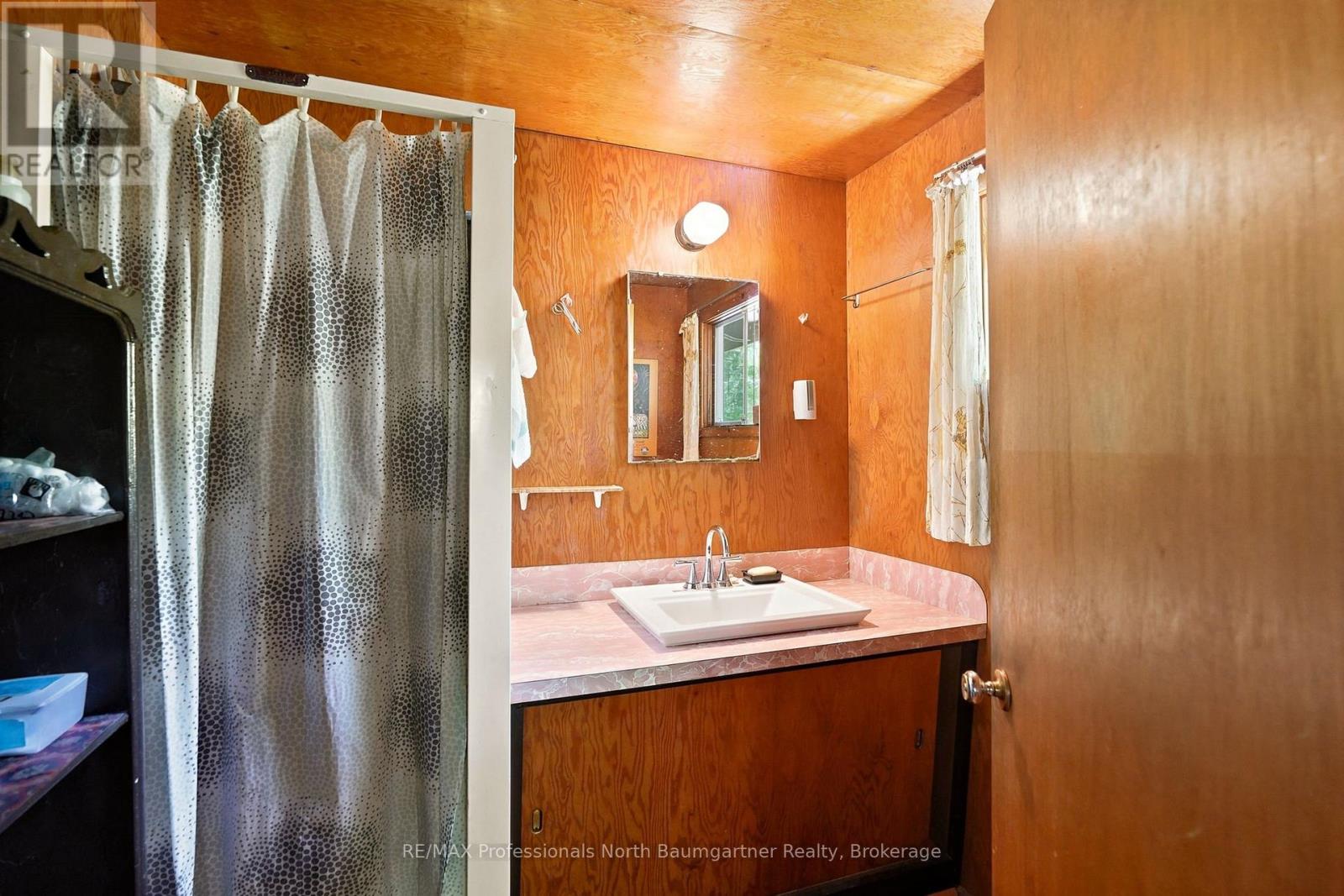 1698 BURLEIGH ROAD - 20