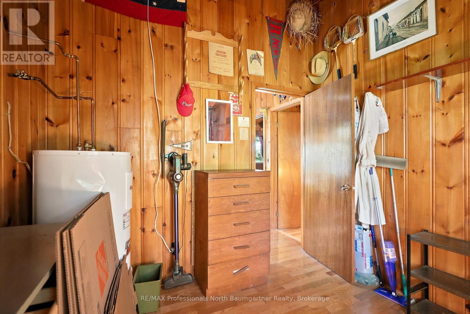 1698 BURLEIGH ROAD - 27
