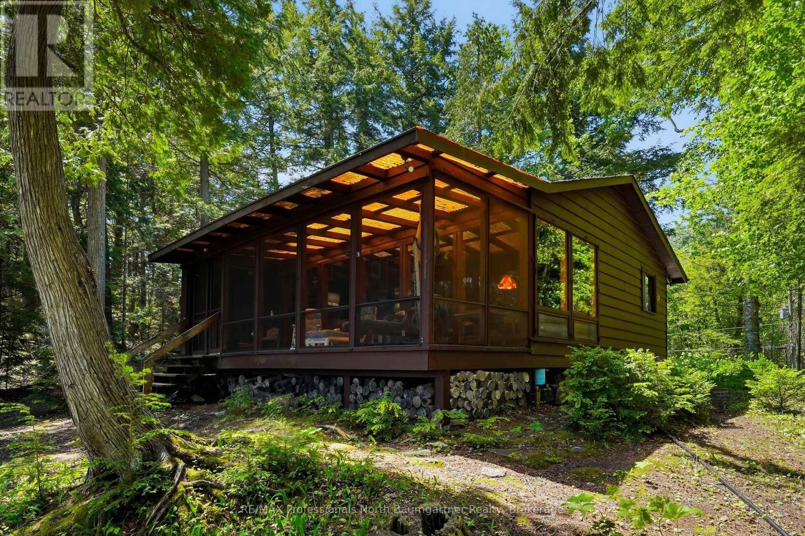 1698 BURLEIGH ROAD - 3