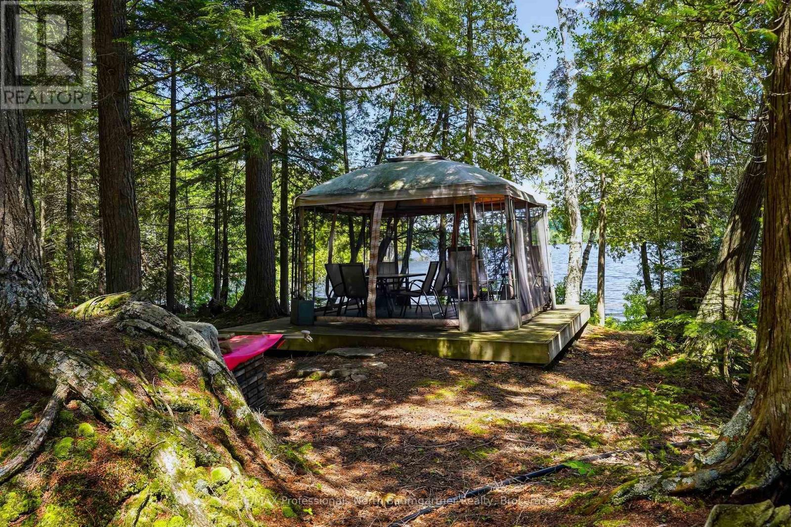 1698 BURLEIGH ROAD - 38