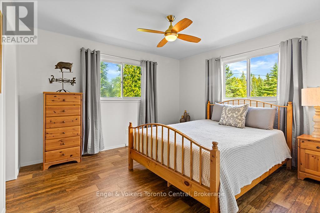 64 LARSEN COVE ROAD N - 23