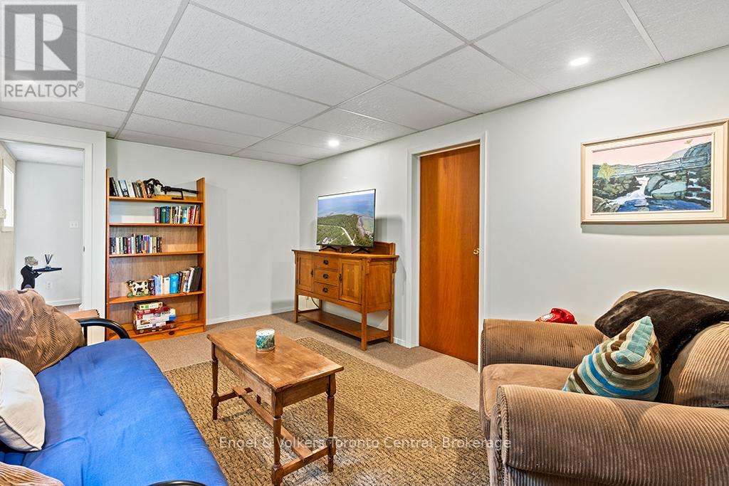 64 LARSEN COVE ROAD N - 32