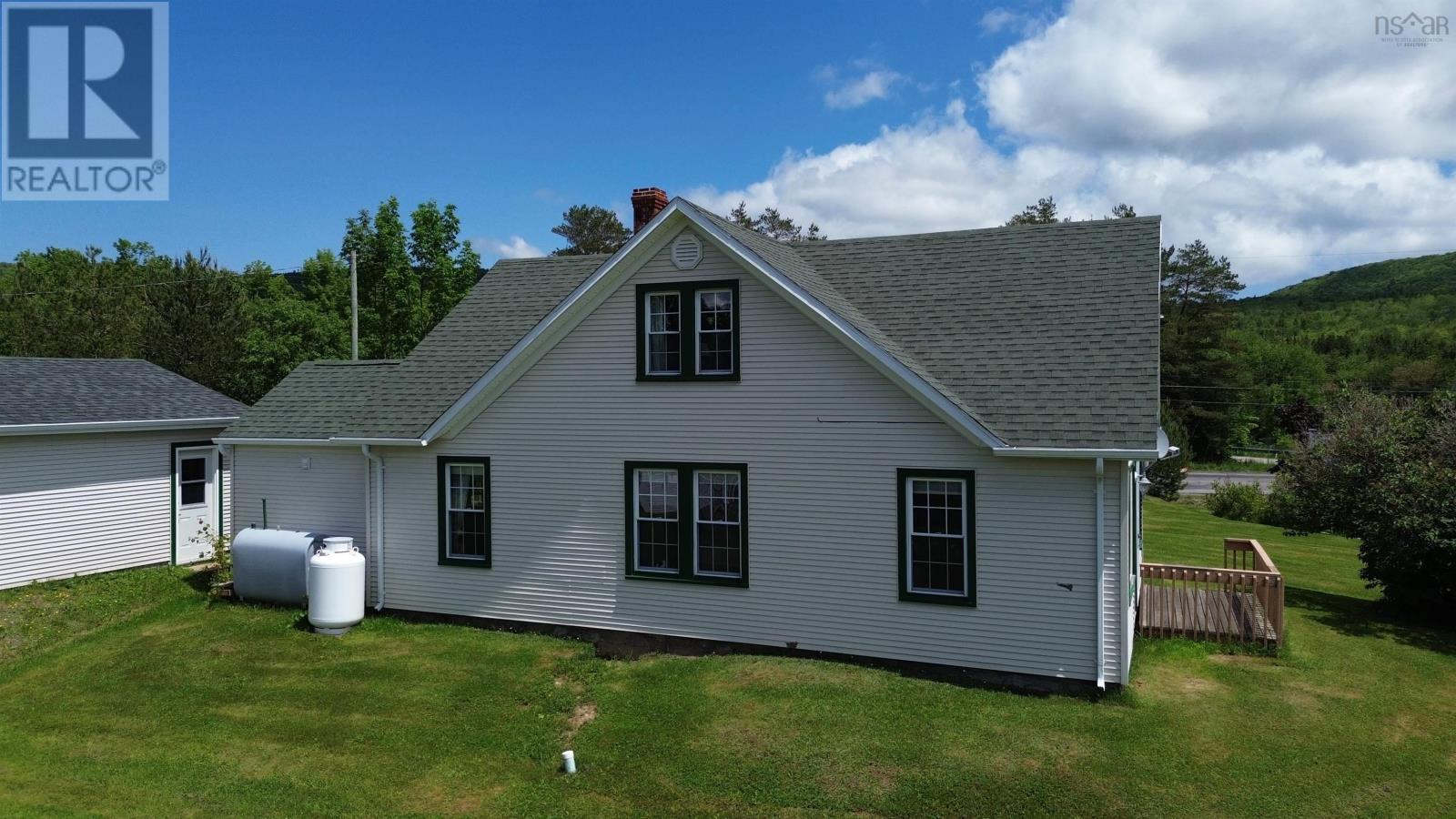 9596 105 Highway - 12
