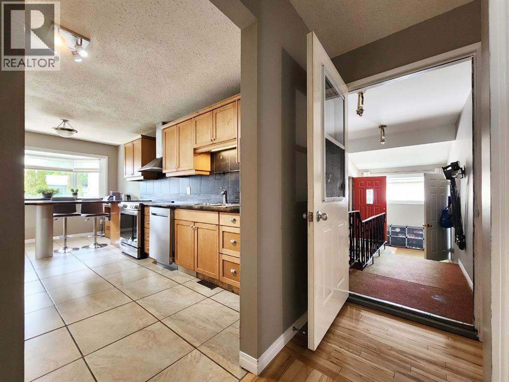 318 53rd Avenue E — photo 28