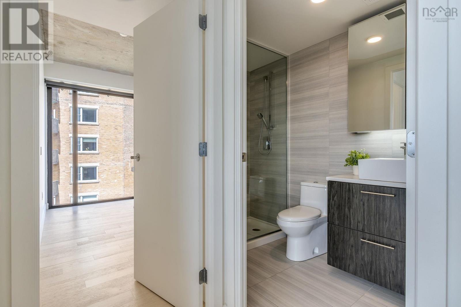 #804 1048 Wellington Street - 22