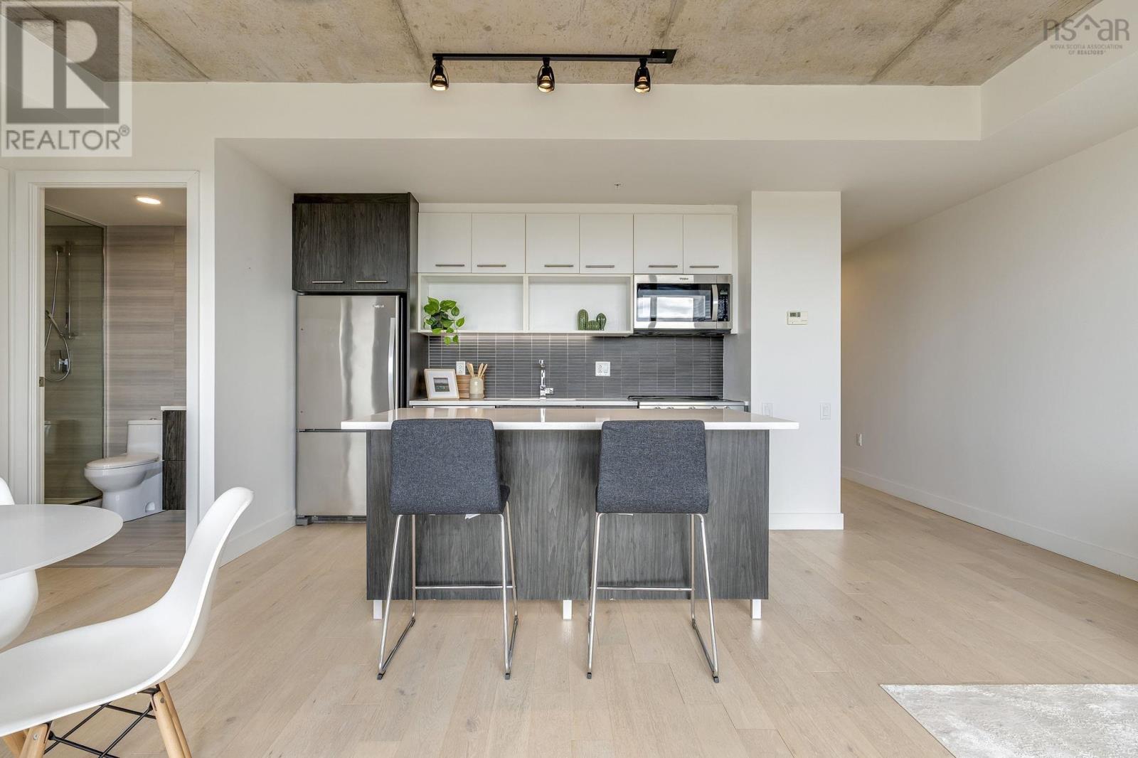 #804 1048 Wellington Street - 12