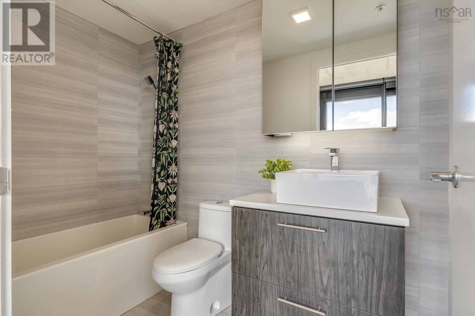 #804 1048 Wellington Street - 33