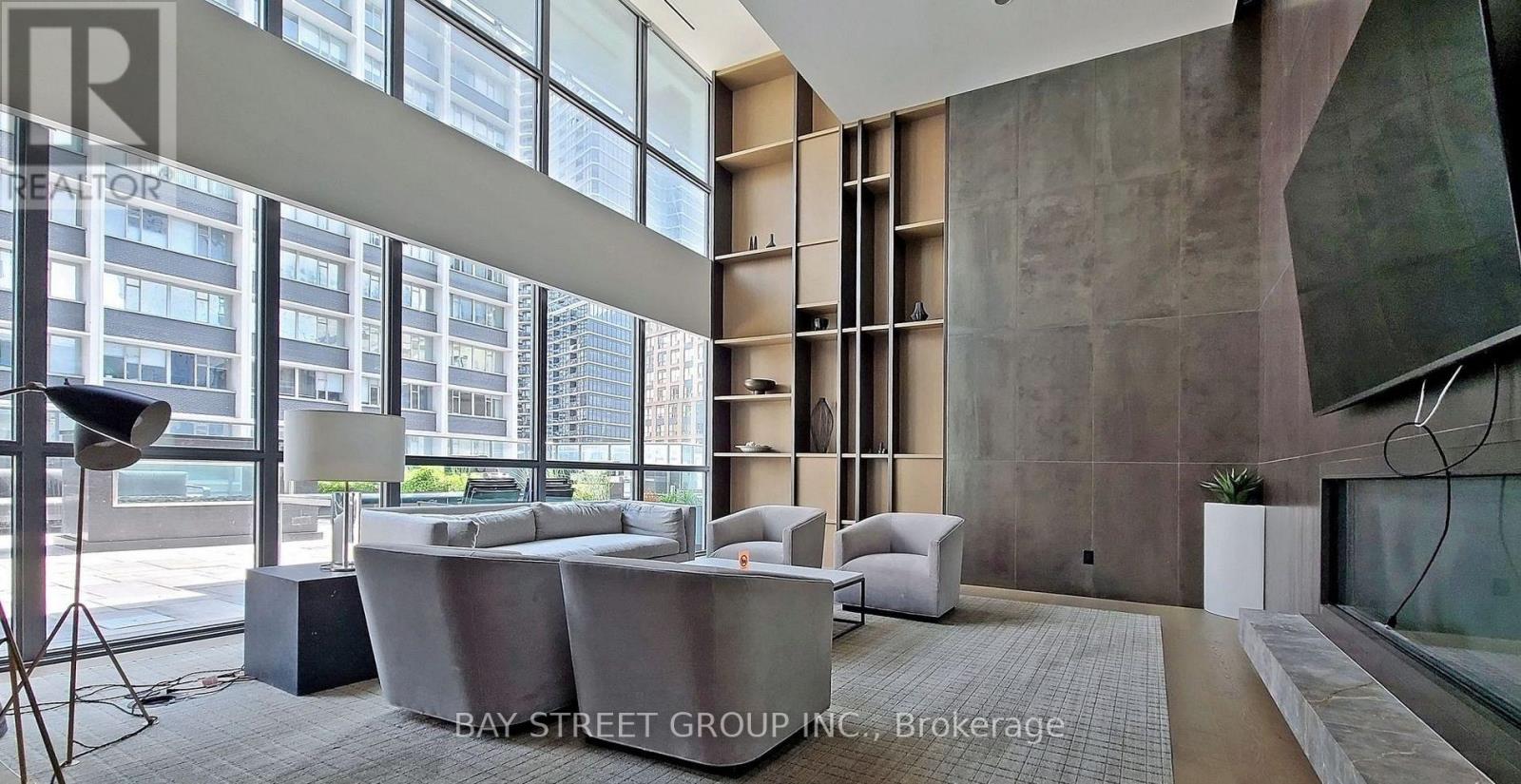 #3211 7 GRENVILLE STREET - 18