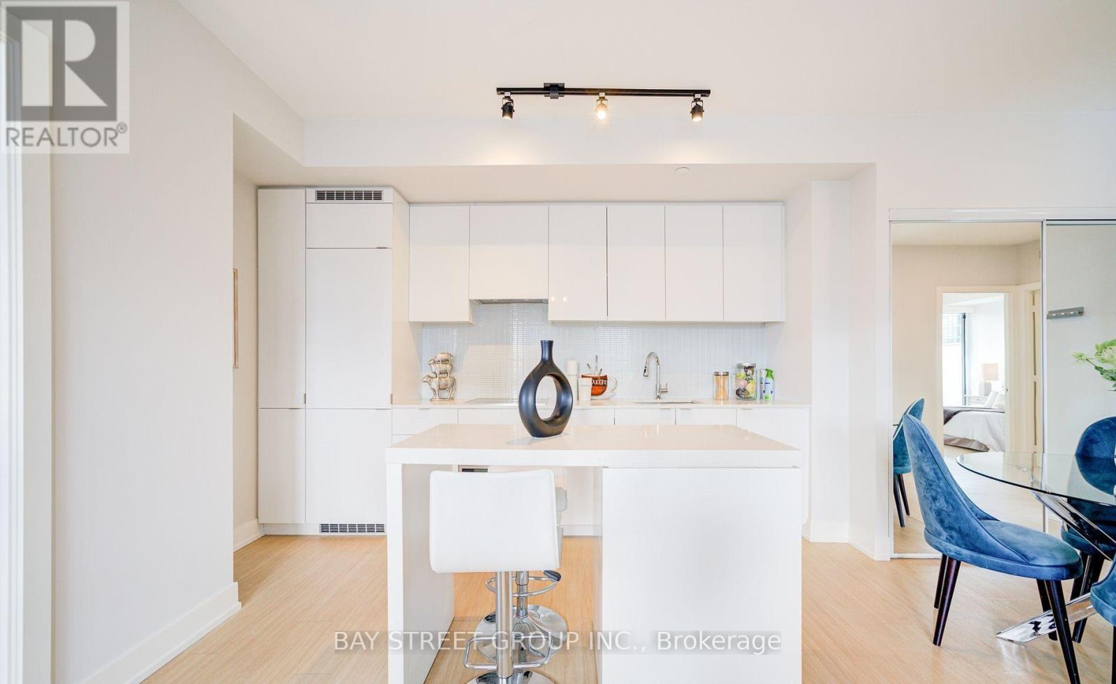 #3211 7 GRENVILLE STREET - Image 7