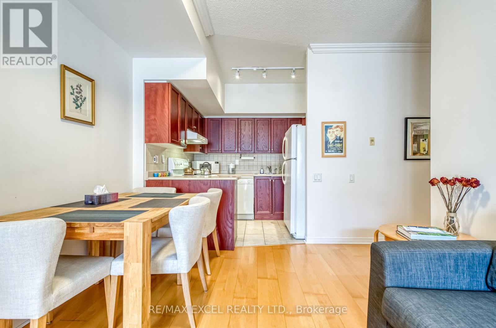 #403 115 RICHMOND STREET E - 12