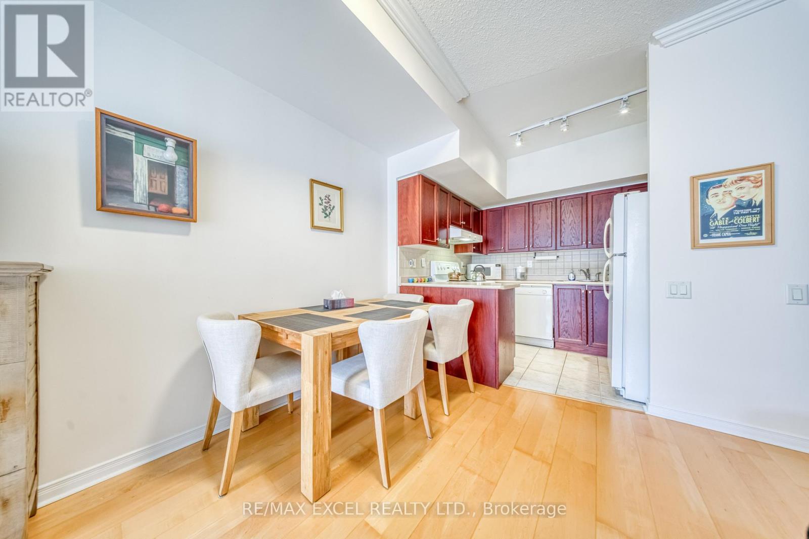 #403 115 RICHMOND STREET E - 13