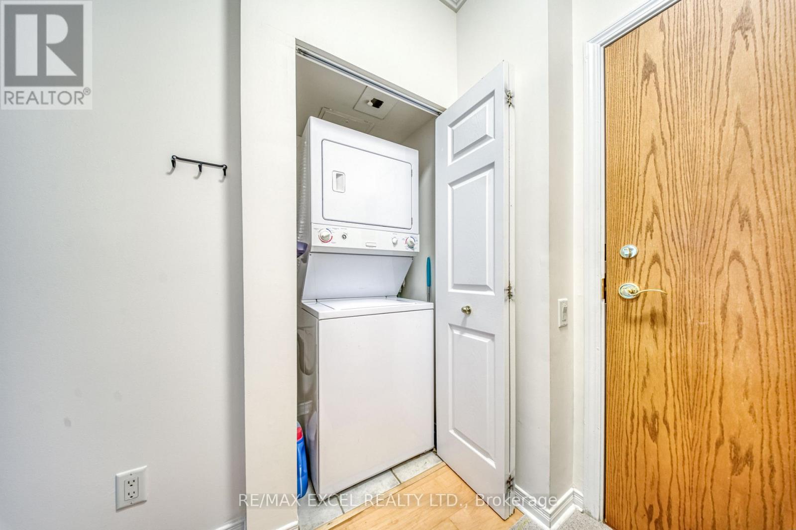 #403 115 RICHMOND STREET E - 22