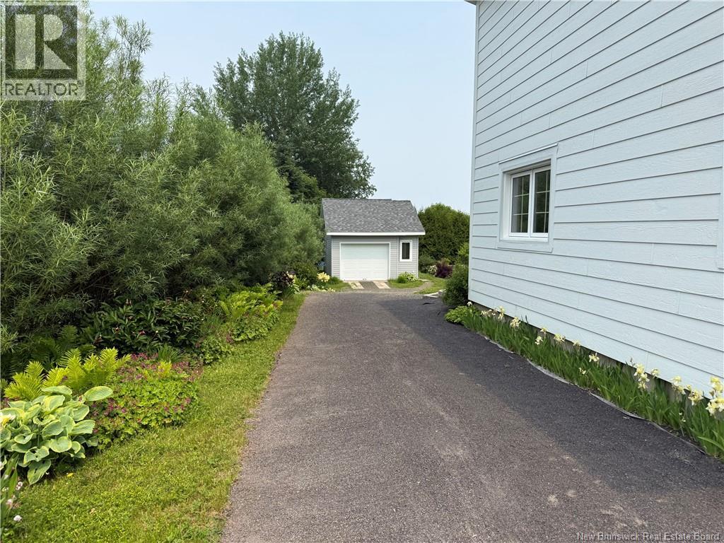 469 Chaleur Street - Image 30